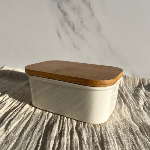 Mantequera - Contenedor de porcelana con tapa de madera